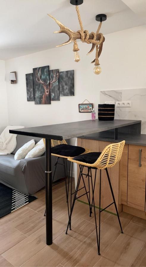 Appartement Avec Chambre Ouverte 부흐-마담 외부 사진